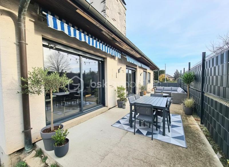 Maison - 180 m² - 9 pièces