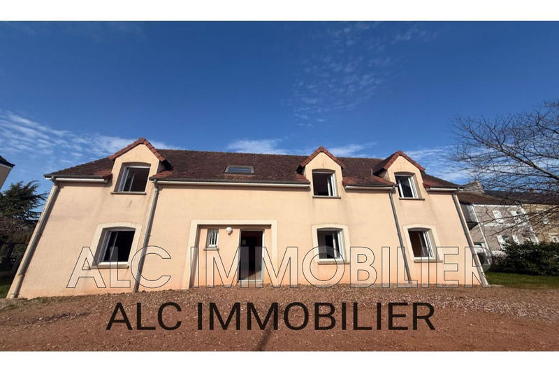 Appartement - 743 m² - 10 pièces