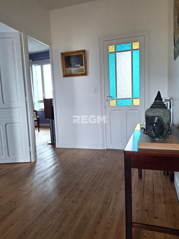 Maison - 230 m² - 9 pièces