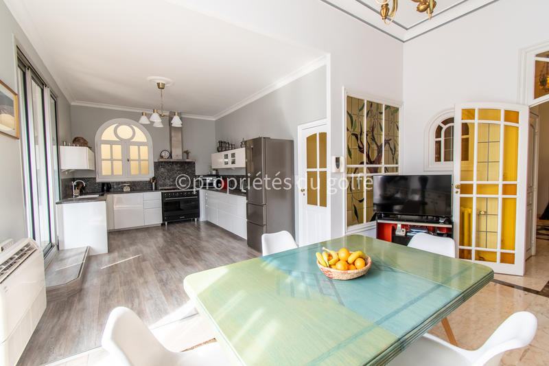 Appartement - 254 m² - 6 pièces
