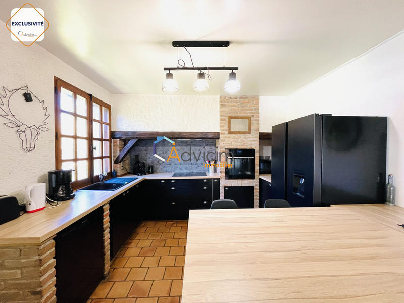 Maison - 217 m² - 8 pièces