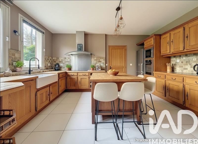 Maison - 250 m² - 8 pièces