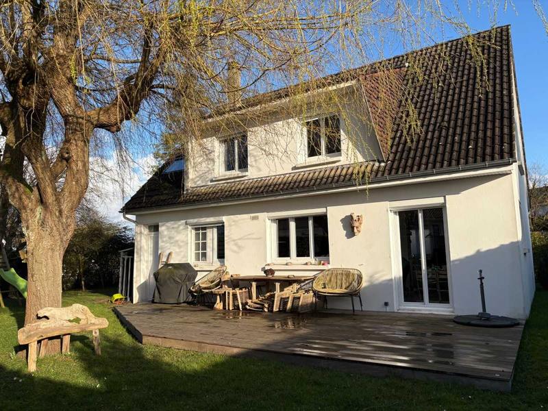 Maison traditionnelle - 125 m² - 6 pièces