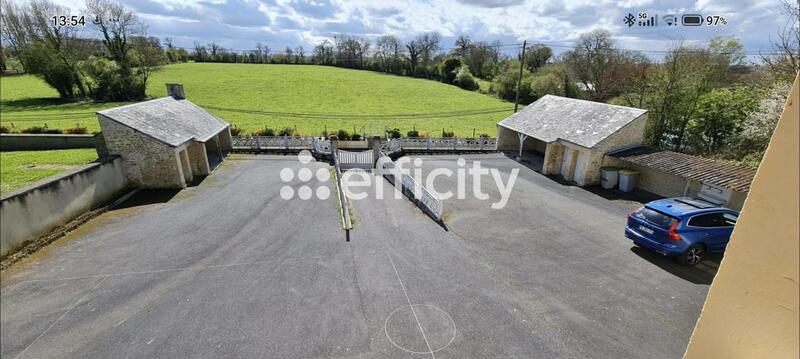 Maison - 210 m² - 5 pièces