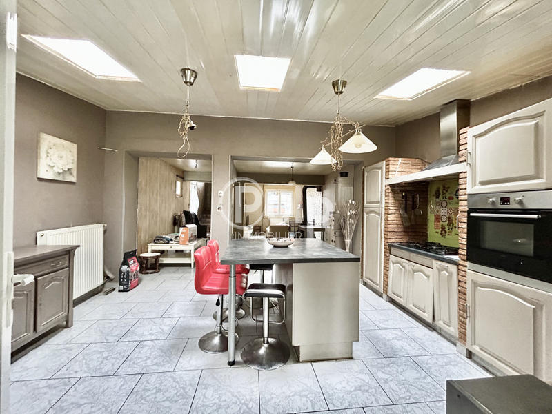 Maison - 90 m² - 5 pièces