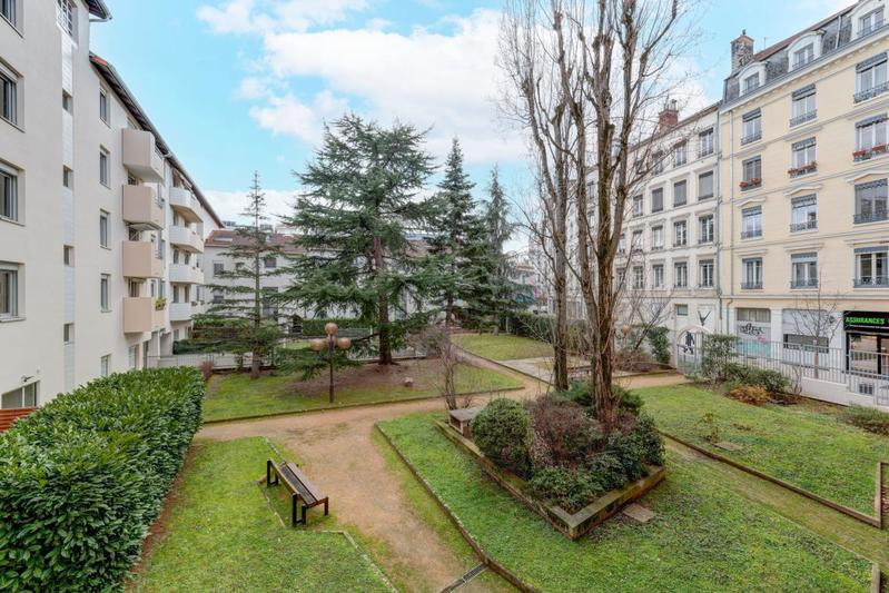 Appartement - 152 m² - 6 pièces