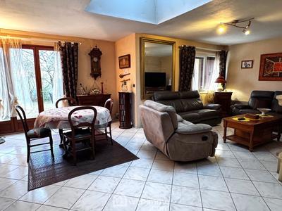 Maison - 98 m² - 5 pièces