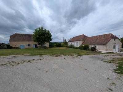 Maison - 217 m² - 5 pièces