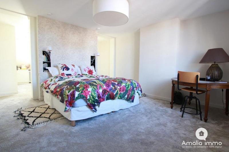 Demeure - 270 m² - 10 pièces