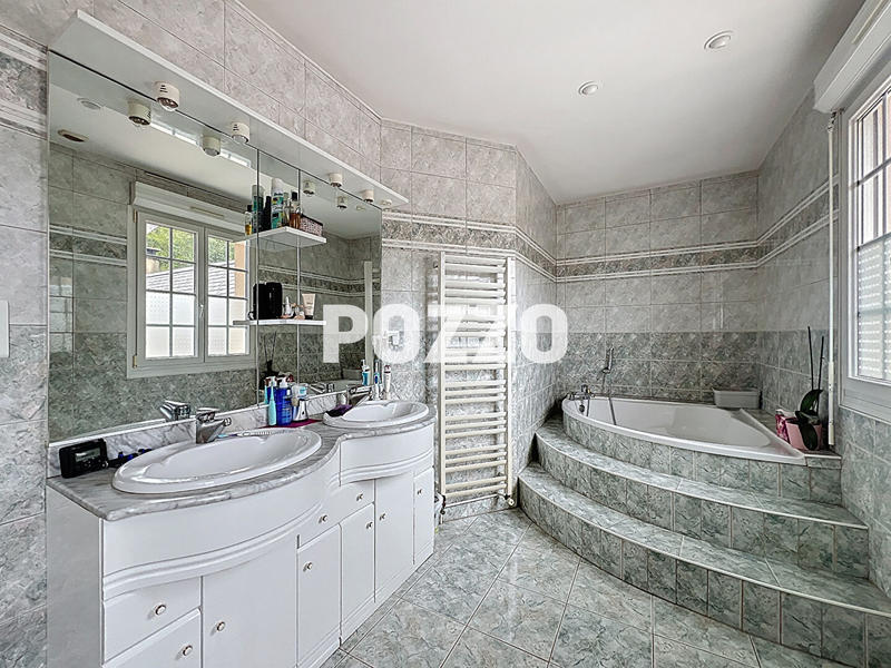 Maison - 123 m² - 5 pièces