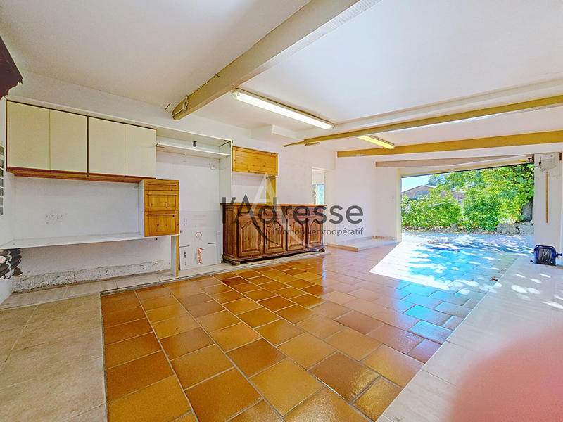 Villa - 100 m² - 5 pièces