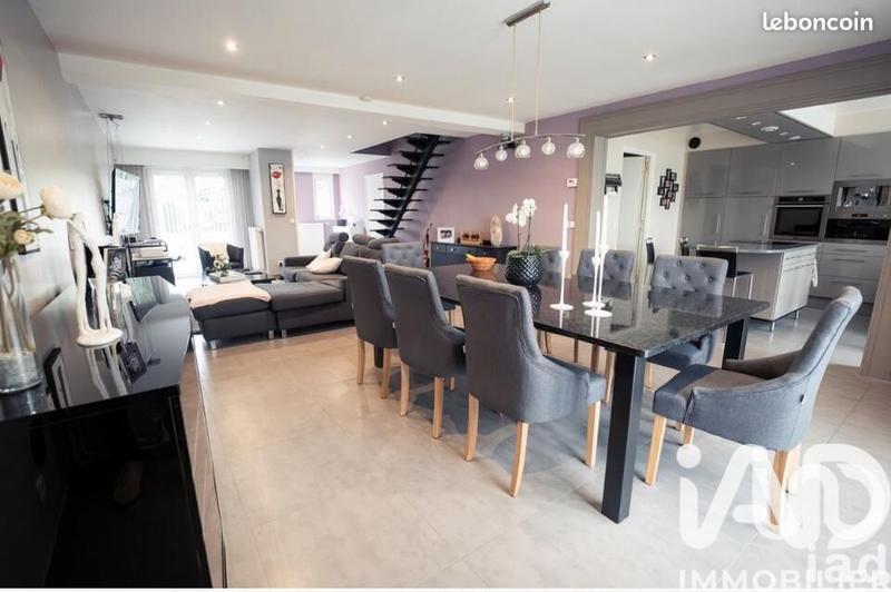 Maison - 180 m² - 7 pièces