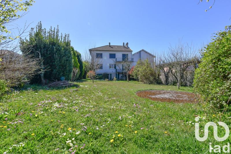 Maison - 211 m² - 10 pièces