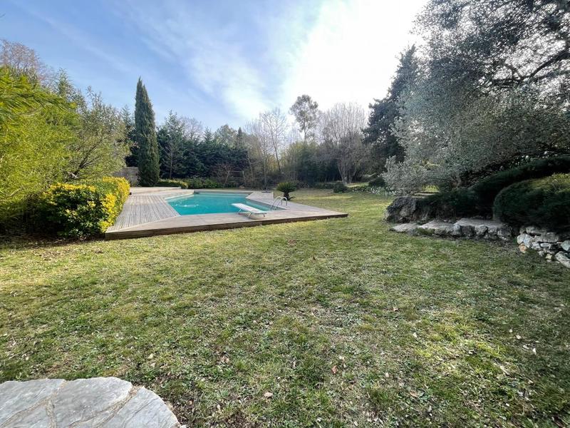 Mas - 258 m² - 8 pièces