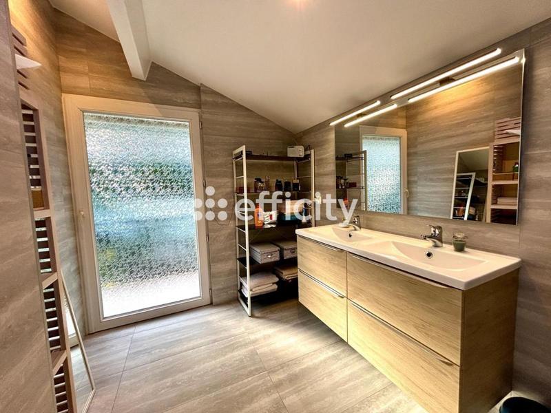 Villa - 136 m² - 4 pièces