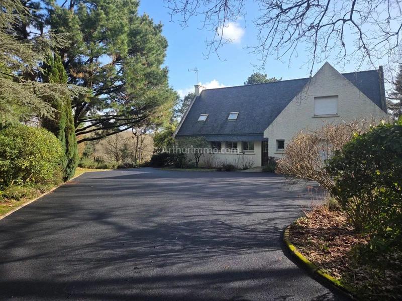 Maison - 225 m² - 8 pièces