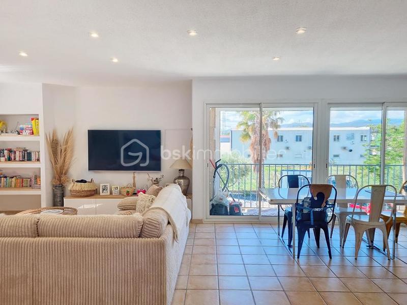 Villa - 232 m² - 9 pièces