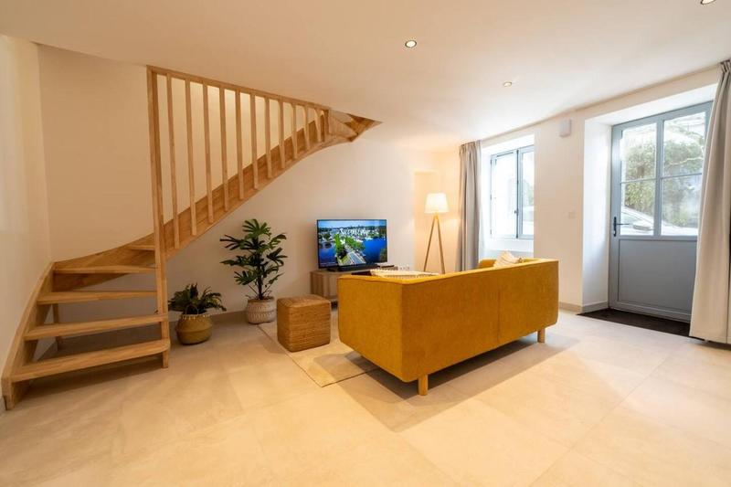 Maison - 92 m² - 6 pièces