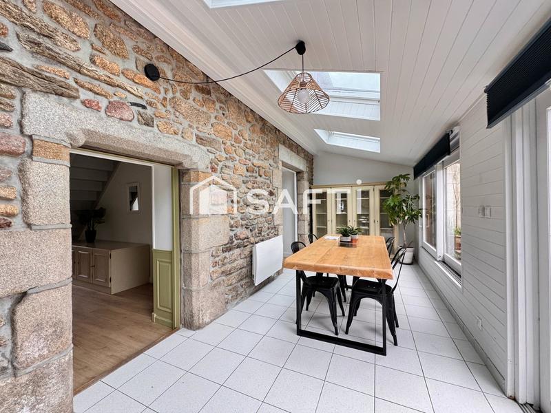 Maison - 121 m² - 7 pièces