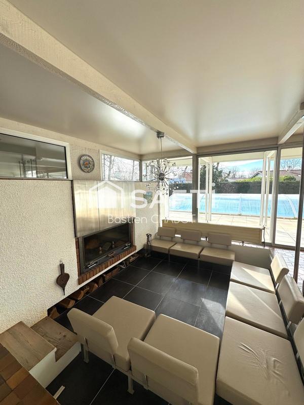 Maison - 252 m² - 6 pièces