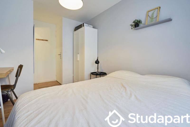 Chambre - 11 m² - 1 pièce