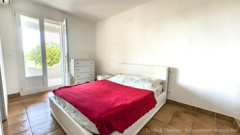 Maison - 370 m² - 14 pièces