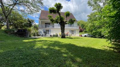 Propriété - 169 m² - 6 pièces