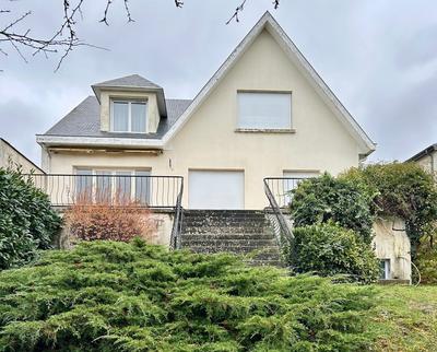 Maison - 180 m² - 9 pièces