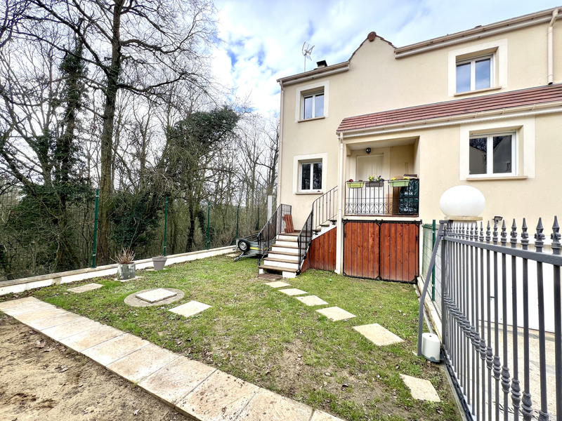Maison - 93 m² - 5 pièces