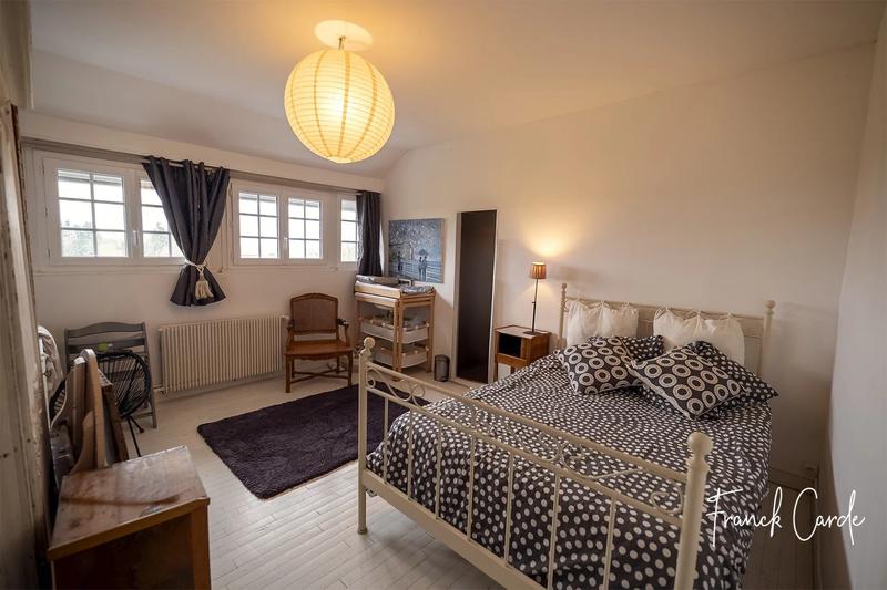 Maison - 280 m² - 11 pièces