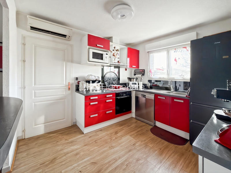 Maison - 92 m² - 4 pièces