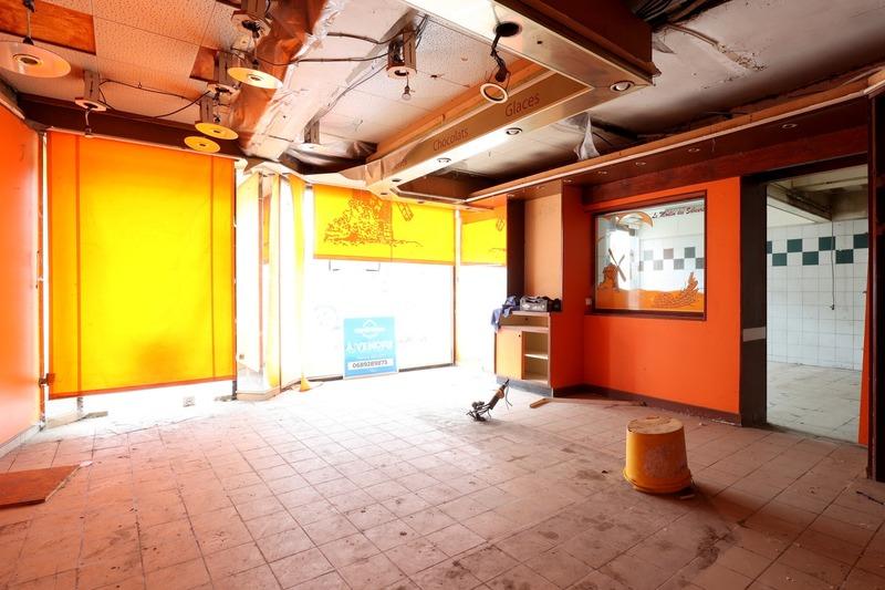 Local commercial - 369 m² - 14 pièces