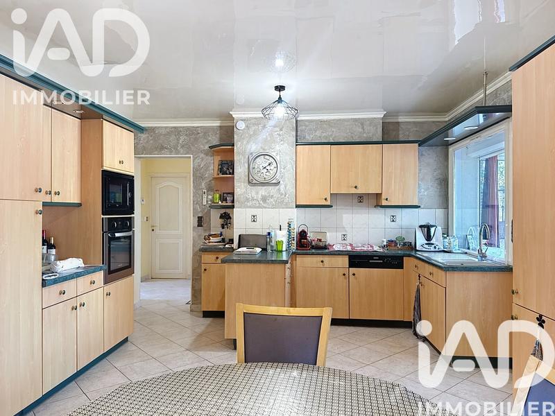 Maison - 180 m² - 5 pièces