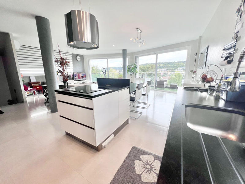 Propriété - 190 m² - 6 pièces