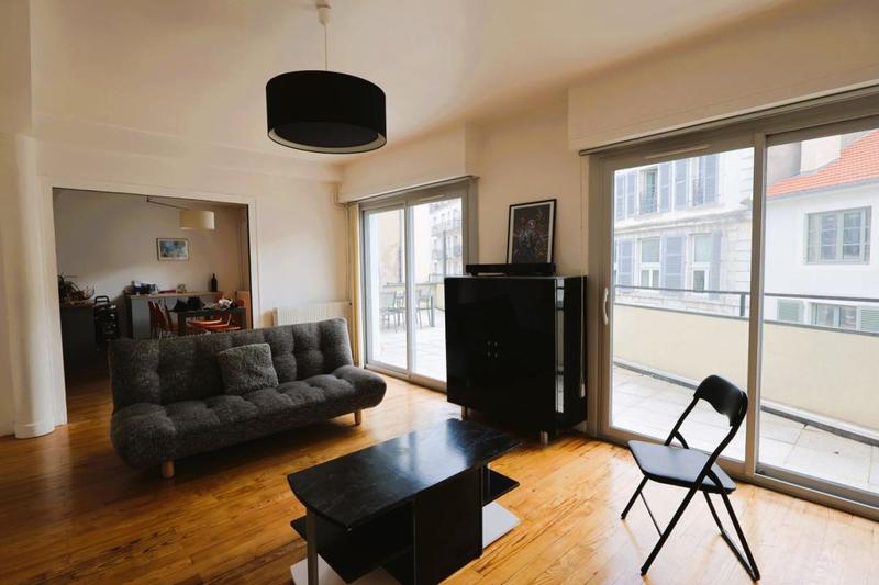 Appartement - 163 m² - 6 pièces