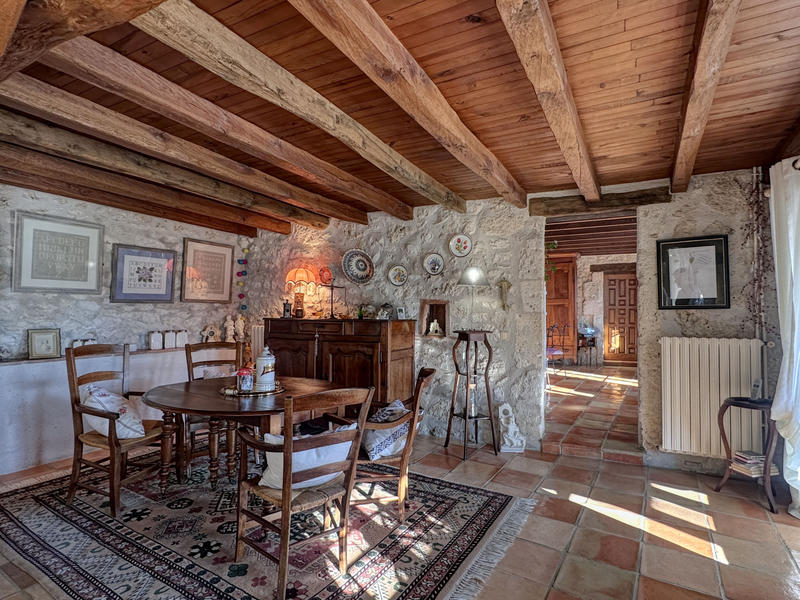 Maison - 200 m² - 7 pièces