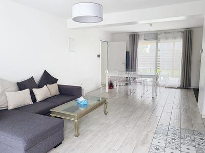 Maison - 181 m² - 8 pièces