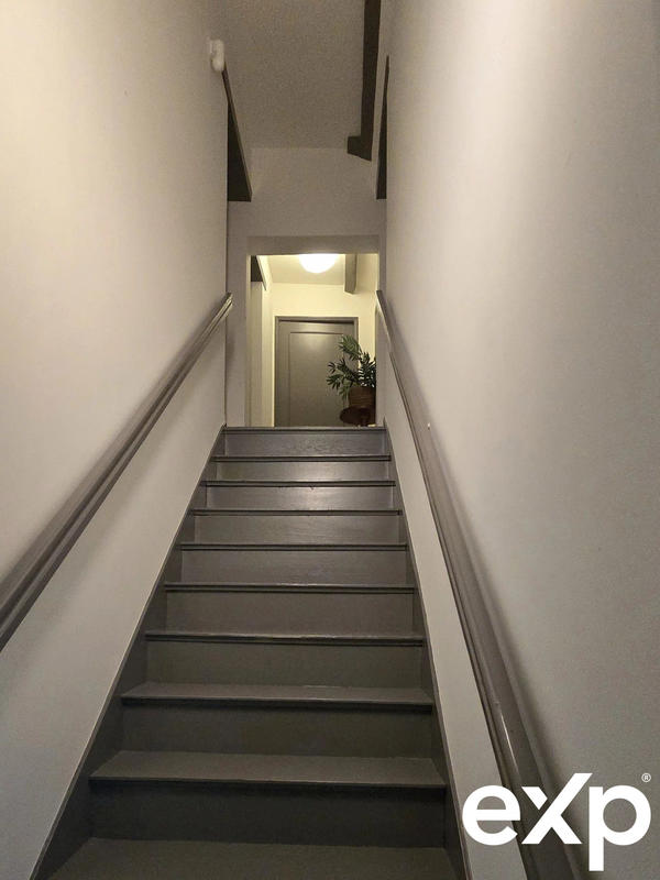 Maison traditionnelle - 176 m² - 8 pièces