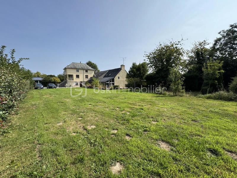 Maison - 295 m² - 12 pièces