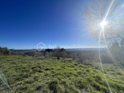 Terrain constructible - 4 800 m²