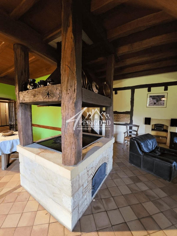 Maison - 270 m² - 10 pièces