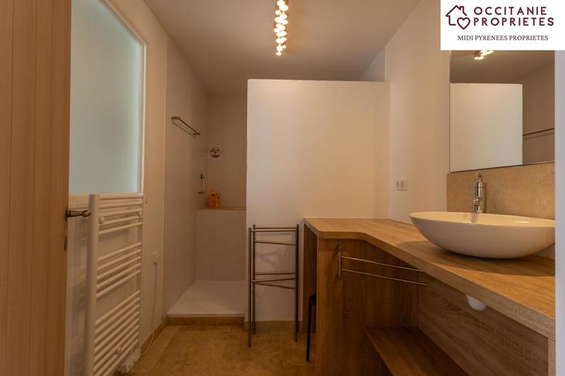 Propriété - 366 m² - 13 pièces