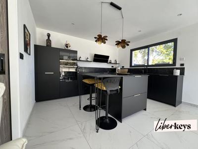 Maison - 145 m² - 5 pièces