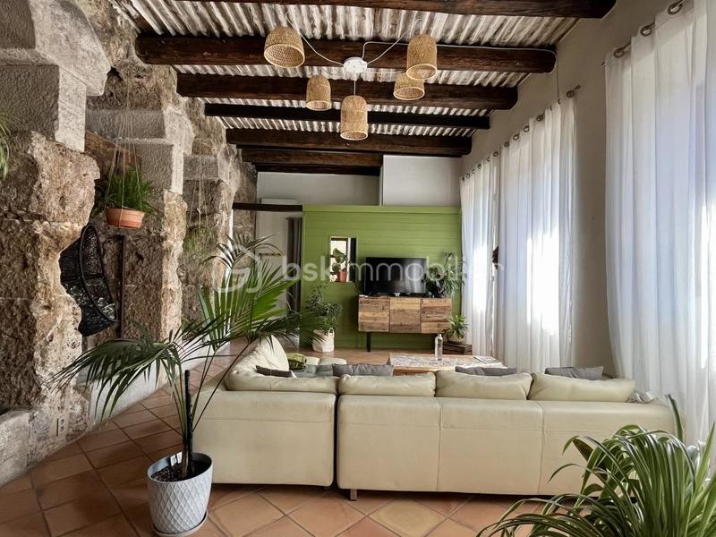 Demeure - 239 m² - 7 pièces