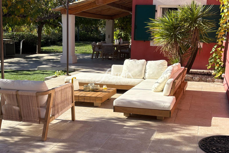 Maison - 170 m² - 8 pièces