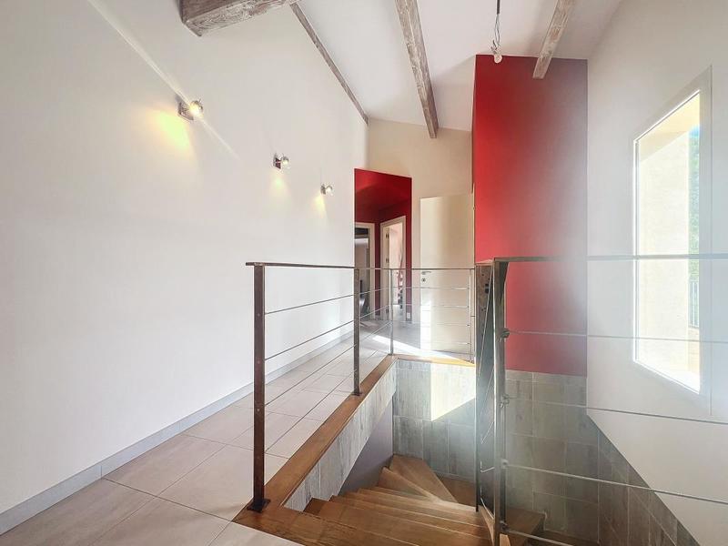 Maison - 253 m² - 5 pièces