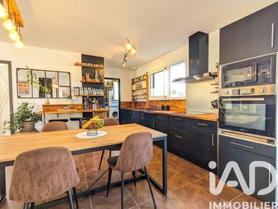 Maison - 90 m² - 4 pièces