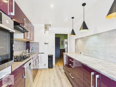 Appartement - 80 m² - 4 pièces