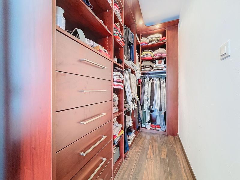 Maison - 284 m² - 7 pièces