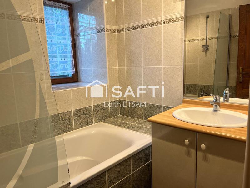 Maison - 211 m² - 11 pièces